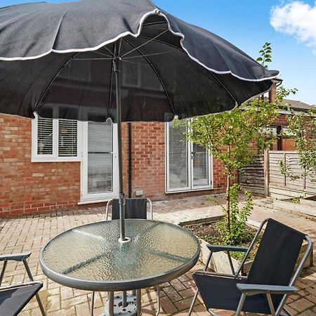 شقة هارموندسورث  في Boutique Heathrow Studio'S - Parking - Garden المظهر الخارجي الصورة
