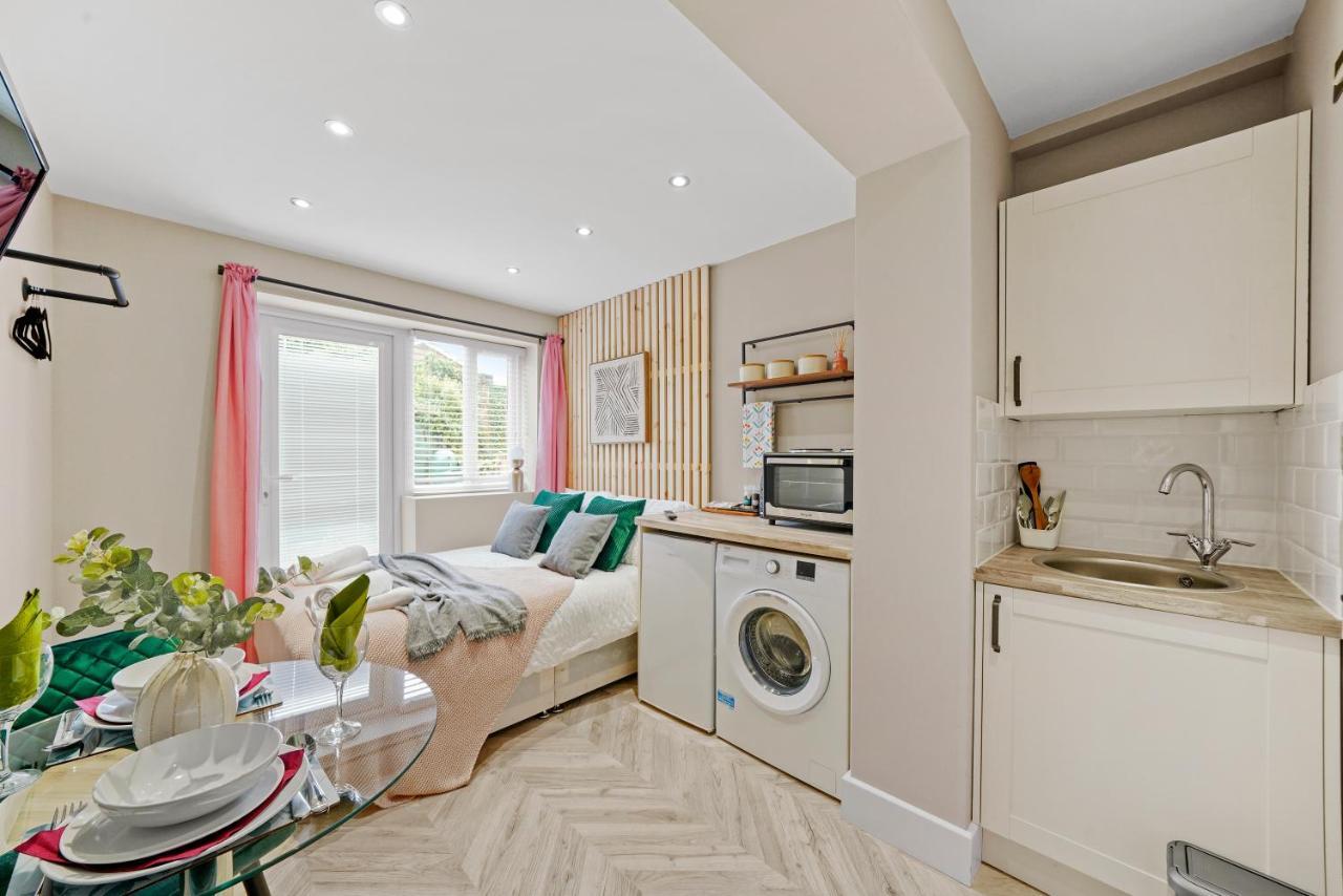 شقة هارموندسورث  في Boutique Heathrow Studio'S - Parking - Garden المظهر الخارجي الصورة