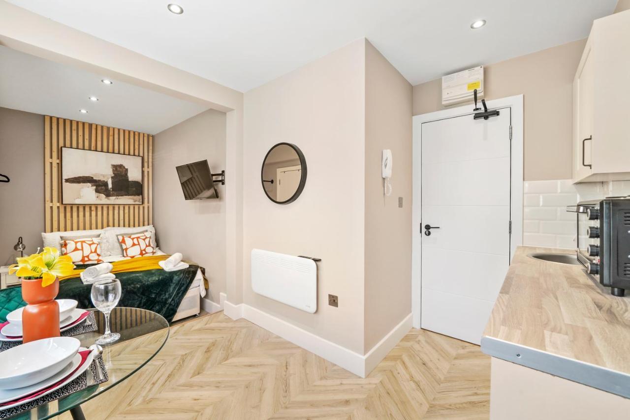 شقة هارموندسورث  في Boutique Heathrow Studio'S - Parking - Garden المظهر الخارجي الصورة