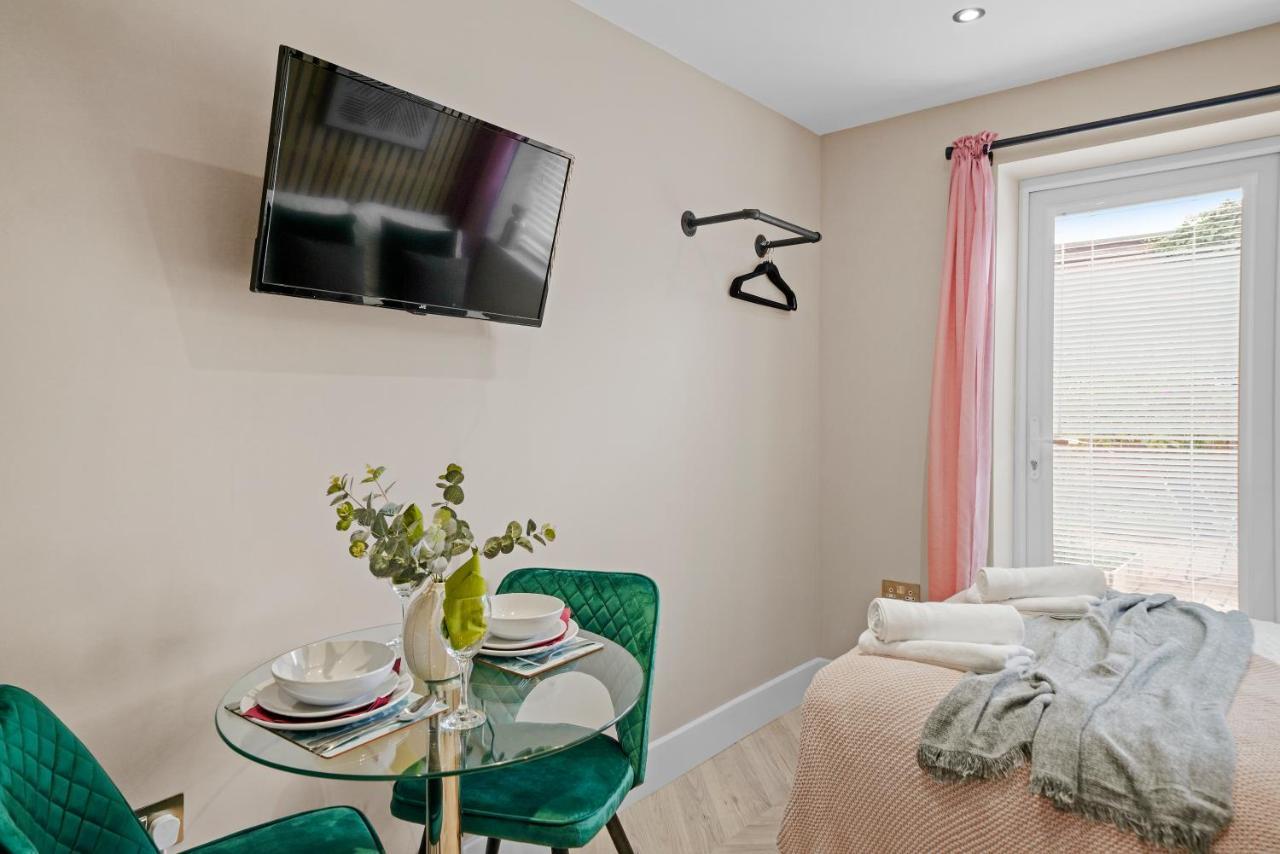 شقة هارموندسورث  في Boutique Heathrow Studio'S - Parking - Garden المظهر الخارجي الصورة