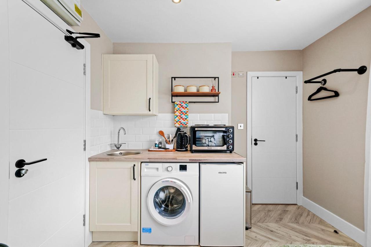 شقة هارموندسورث  في Boutique Heathrow Studio'S - Parking - Garden المظهر الخارجي الصورة