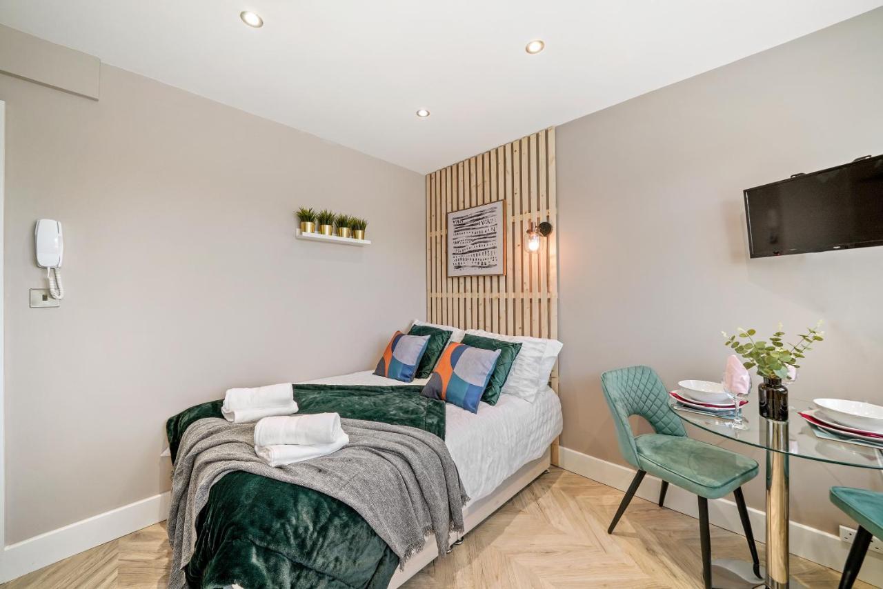 شقة هارموندسورث  في Boutique Heathrow Studio'S - Parking - Garden المظهر الخارجي الصورة