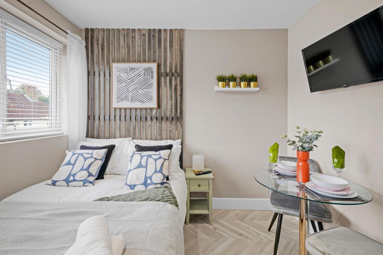 شقة هارموندسورث  في Boutique Heathrow Studio'S - Parking - Garden المظهر الخارجي الصورة