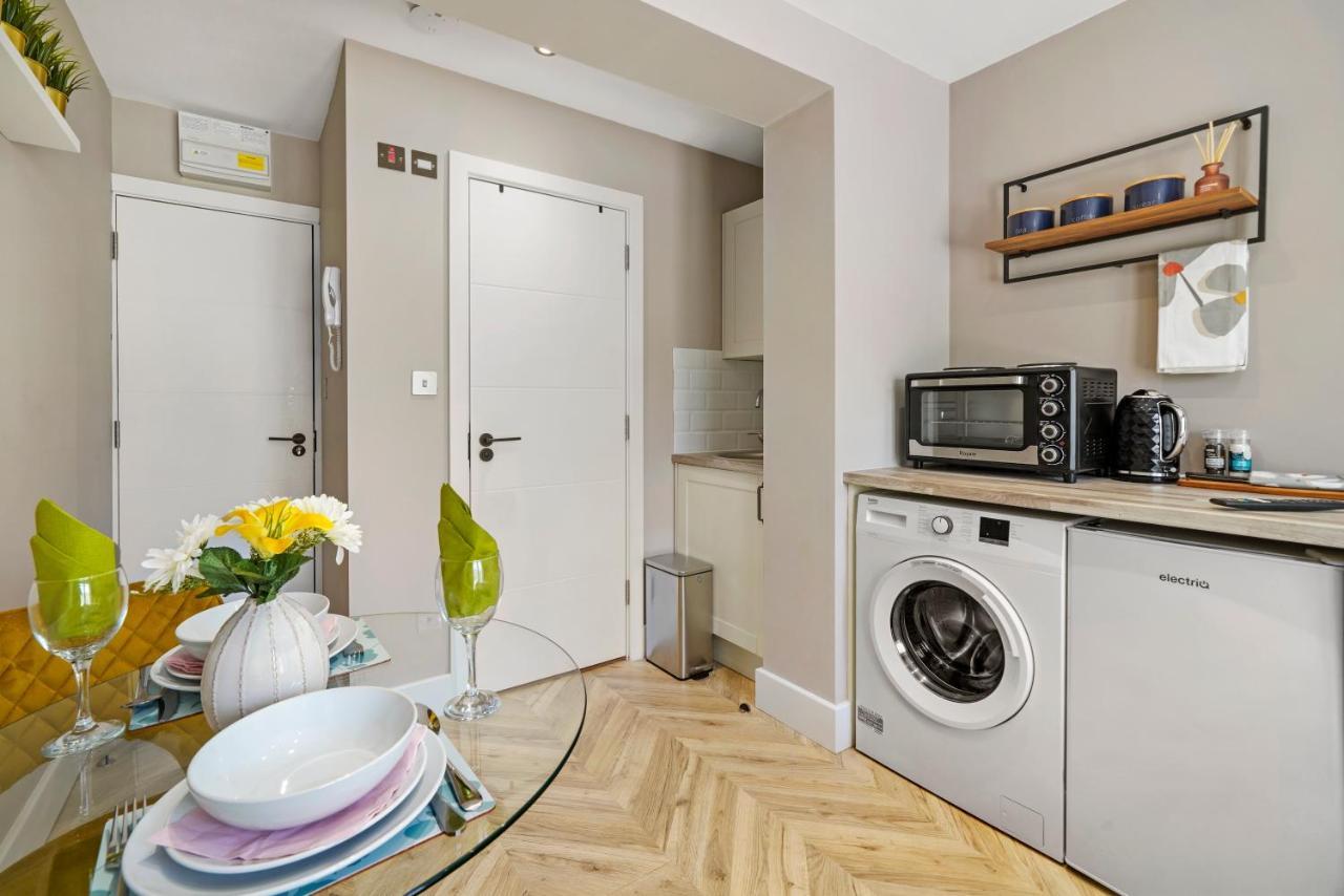 شقة هارموندسورث  في Boutique Heathrow Studio'S - Parking - Garden المظهر الخارجي الصورة