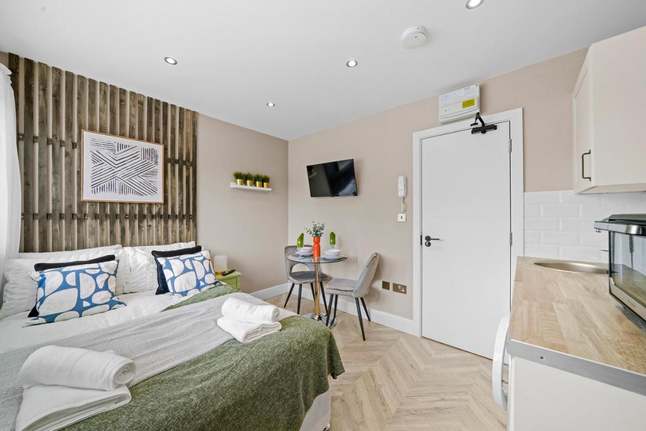 شقة هارموندسورث  في Boutique Heathrow Studio'S - Parking - Garden المظهر الخارجي الصورة