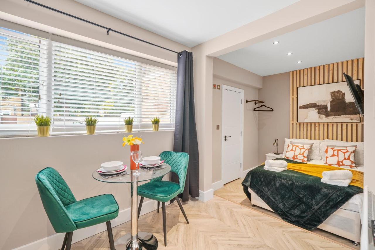 شقة هارموندسورث  في Boutique Heathrow Studio'S - Parking - Garden المظهر الخارجي الصورة