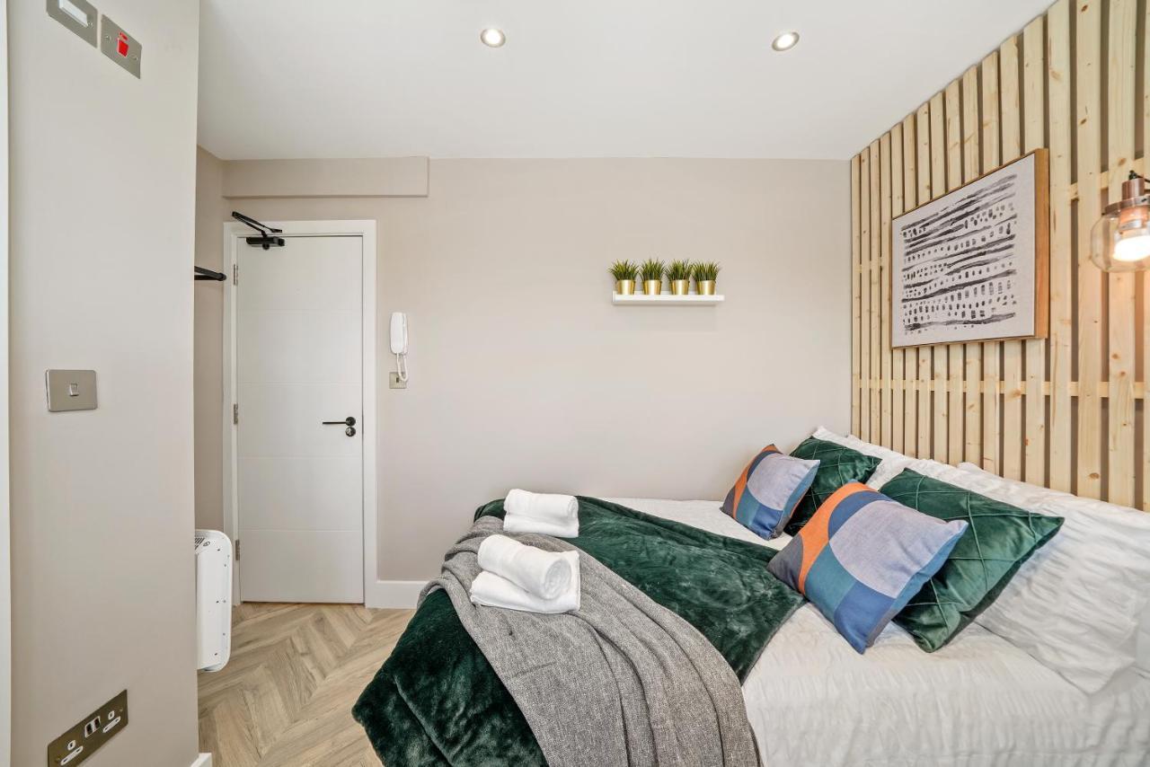شقة هارموندسورث  في Boutique Heathrow Studio'S - Parking - Garden المظهر الخارجي الصورة