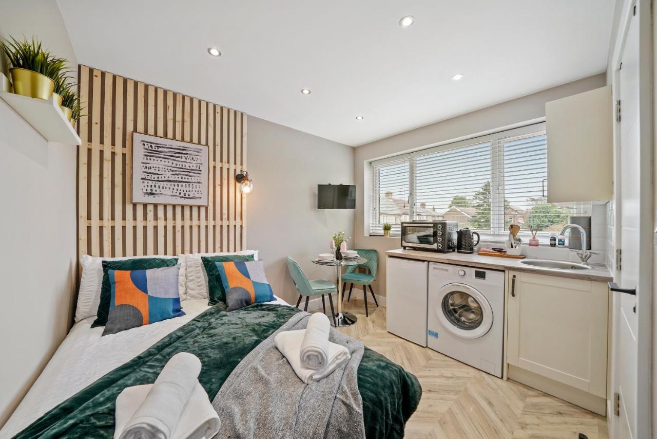 شقة هارموندسورث  في Boutique Heathrow Studio'S - Parking - Garden المظهر الخارجي الصورة